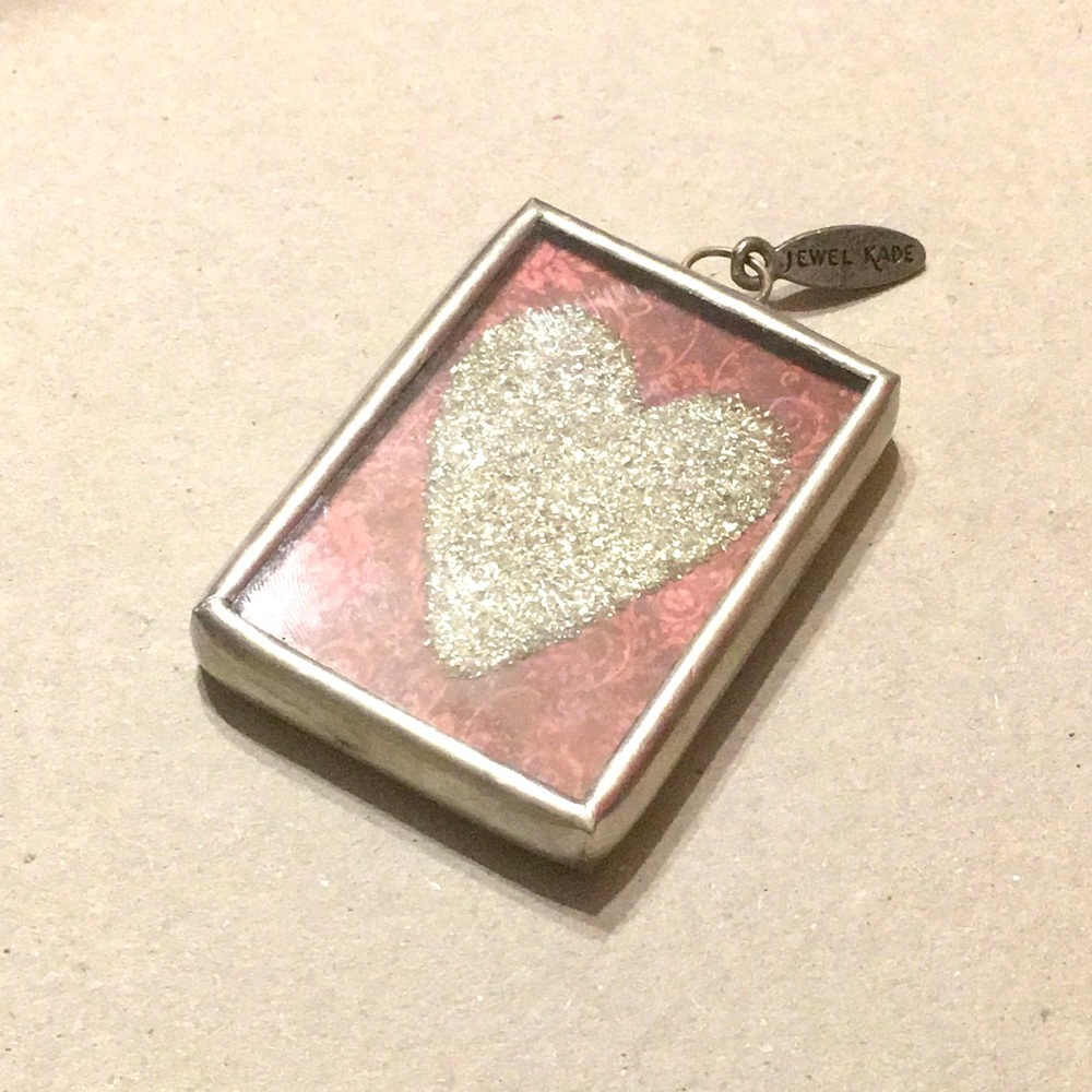 Jewel Kade pendant sparkle heart & queen with “beauty is a light in the heart”